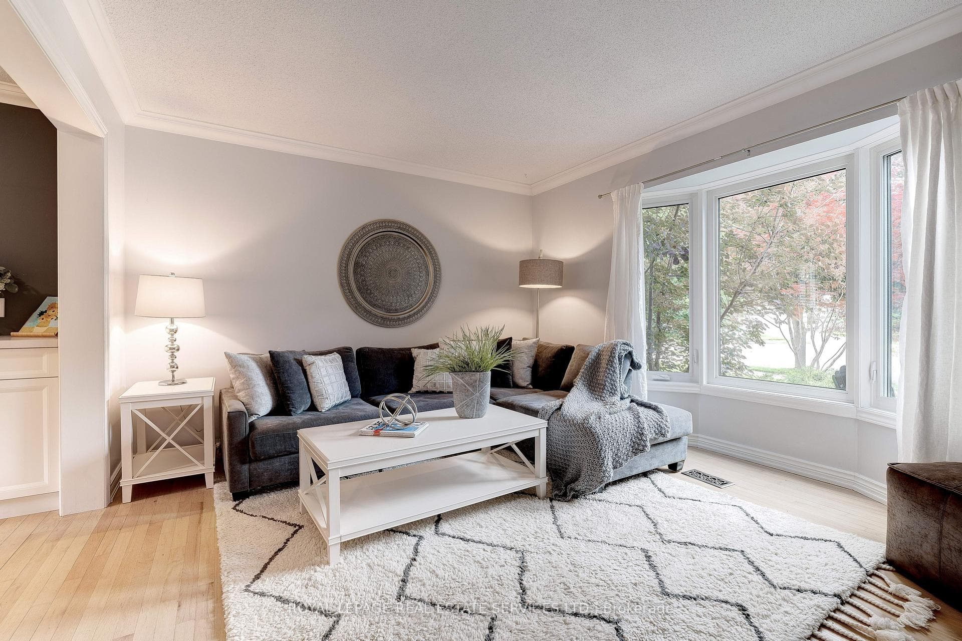 208 Somerville Place photo 8