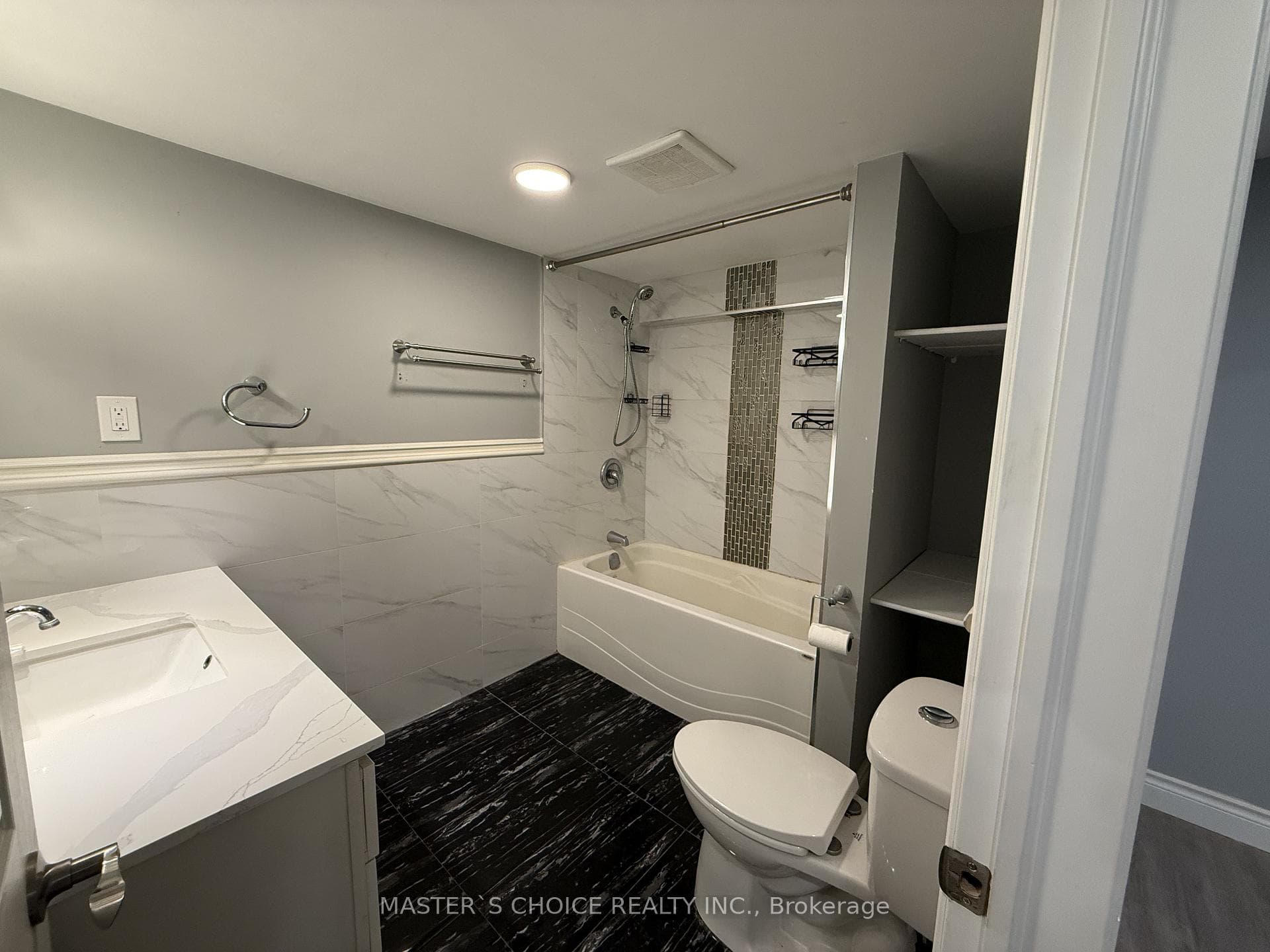 170 Orchard Hts Boulevard photo 3