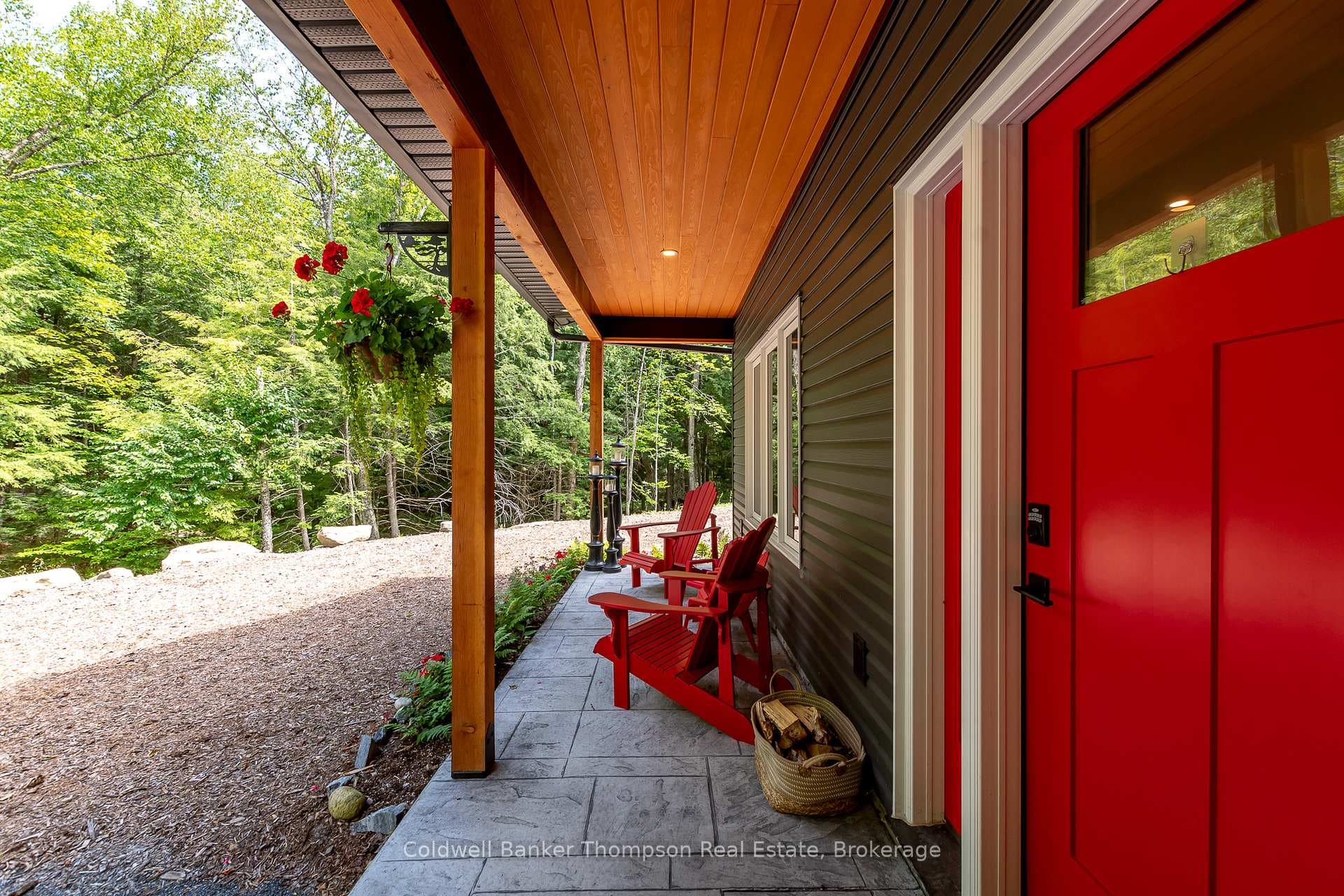 4620 Aspdin Road photo 40