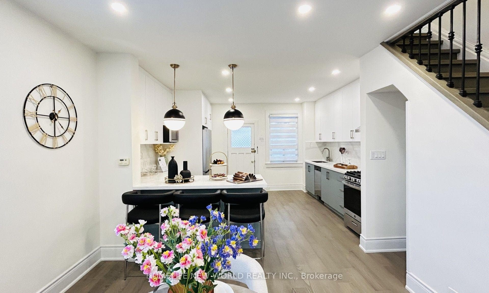 509 Dupont Street photo 11