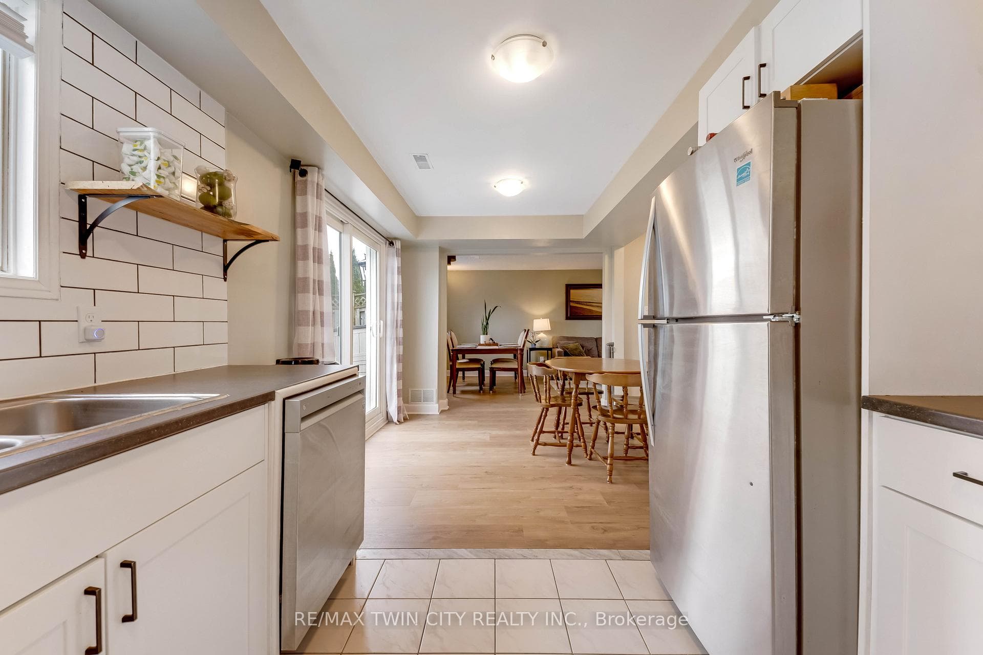 99 Canrobert Street photo 11