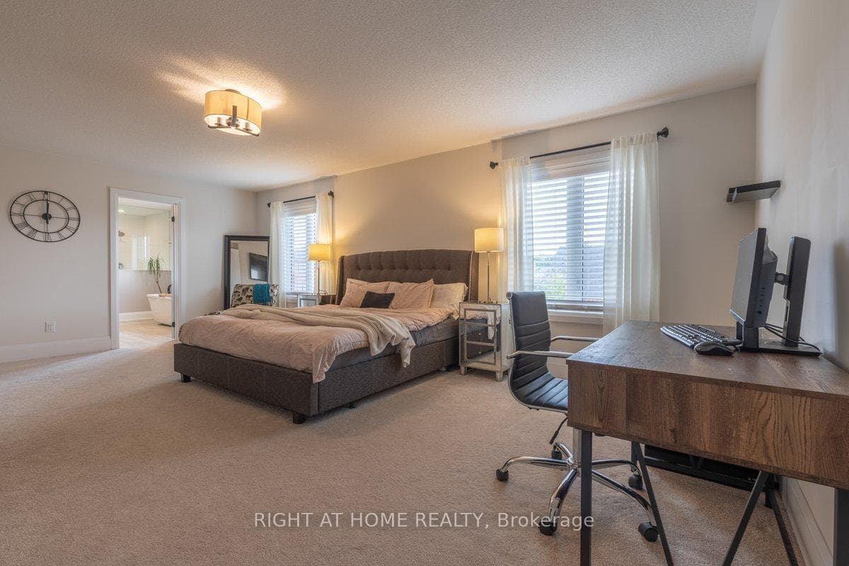 13 Rugman Crescent photo 20
