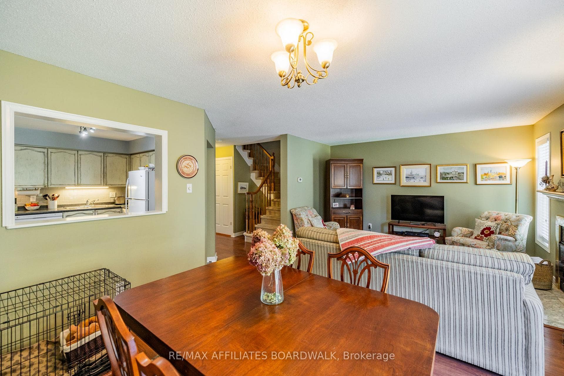 57 Kathleen Crescent photo 12