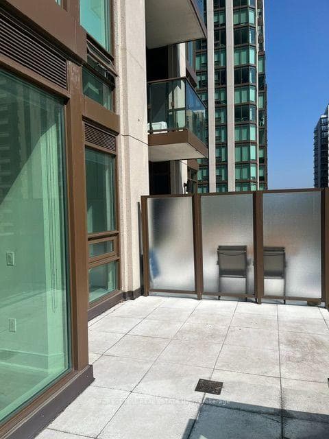 310 Tweedsmuir Avenue Unit 405 photo 11