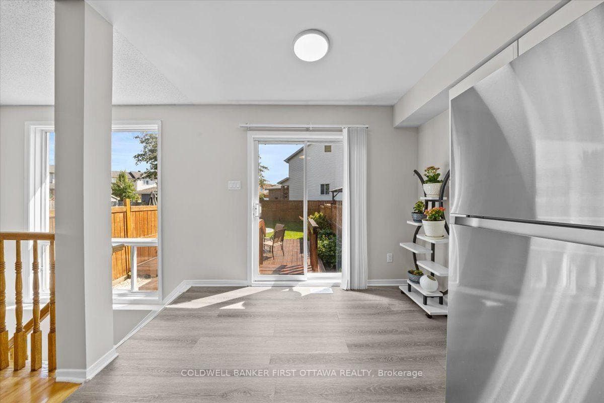 46 MARGRAVE Avenue photo 13