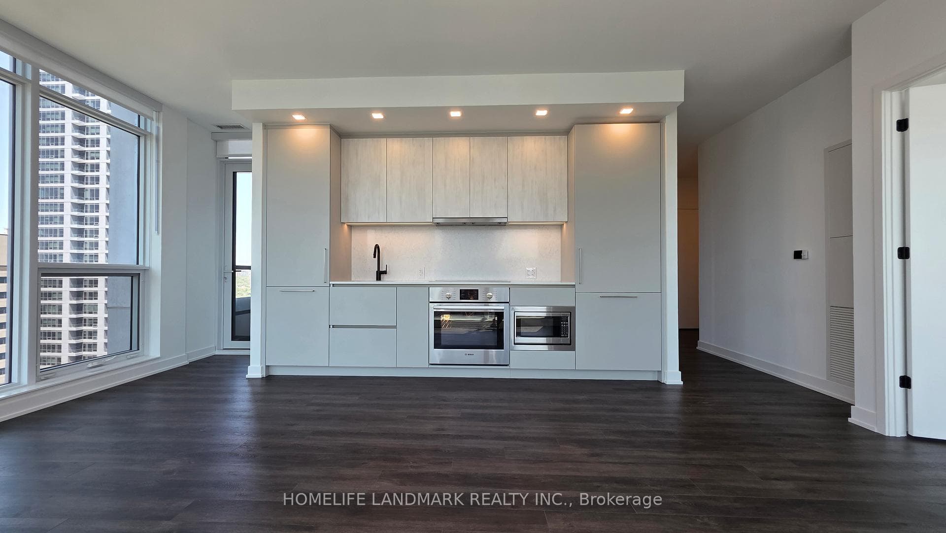609 Sherbourne Street Unit 2602 photo 8