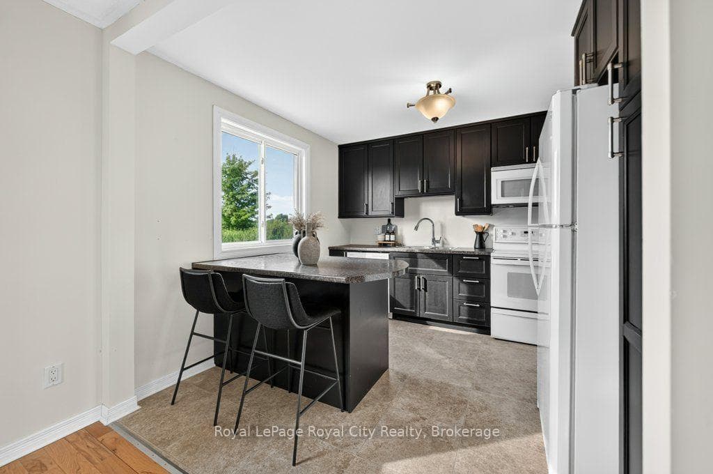 18 Springdale Boulevard photo 14