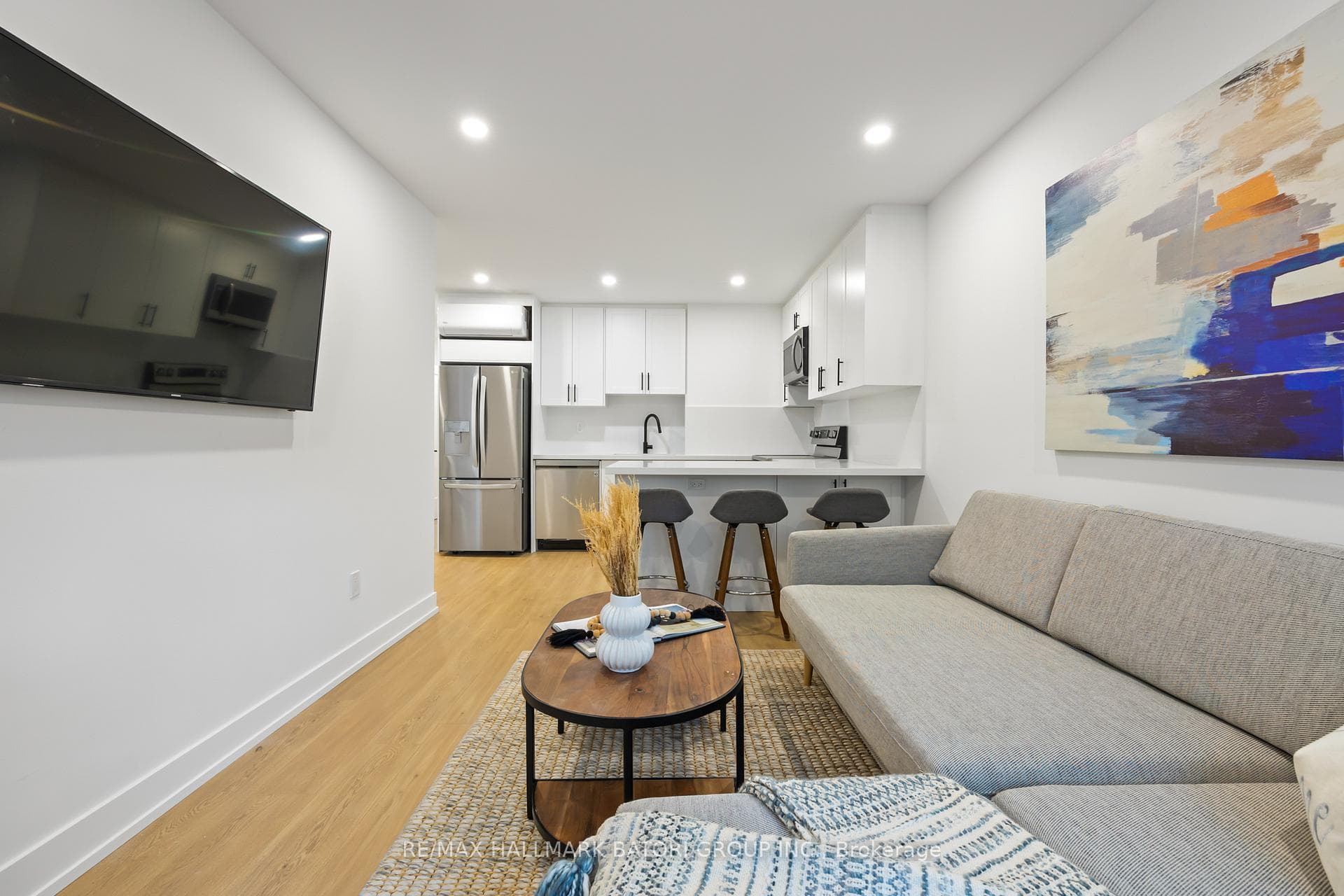 357 Eglinton Avenue Unit A photo 9