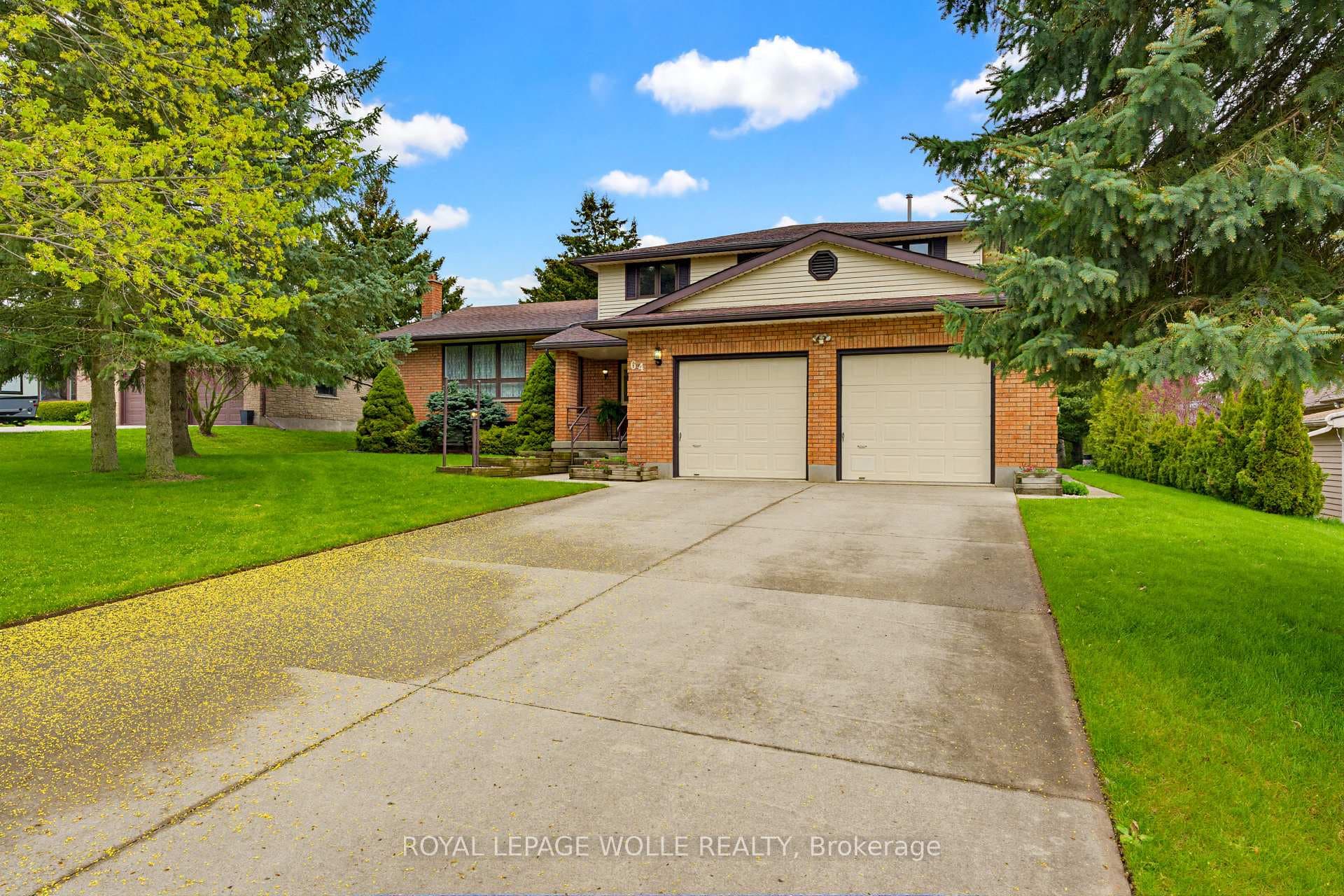 64 Hilltop Court photo 3