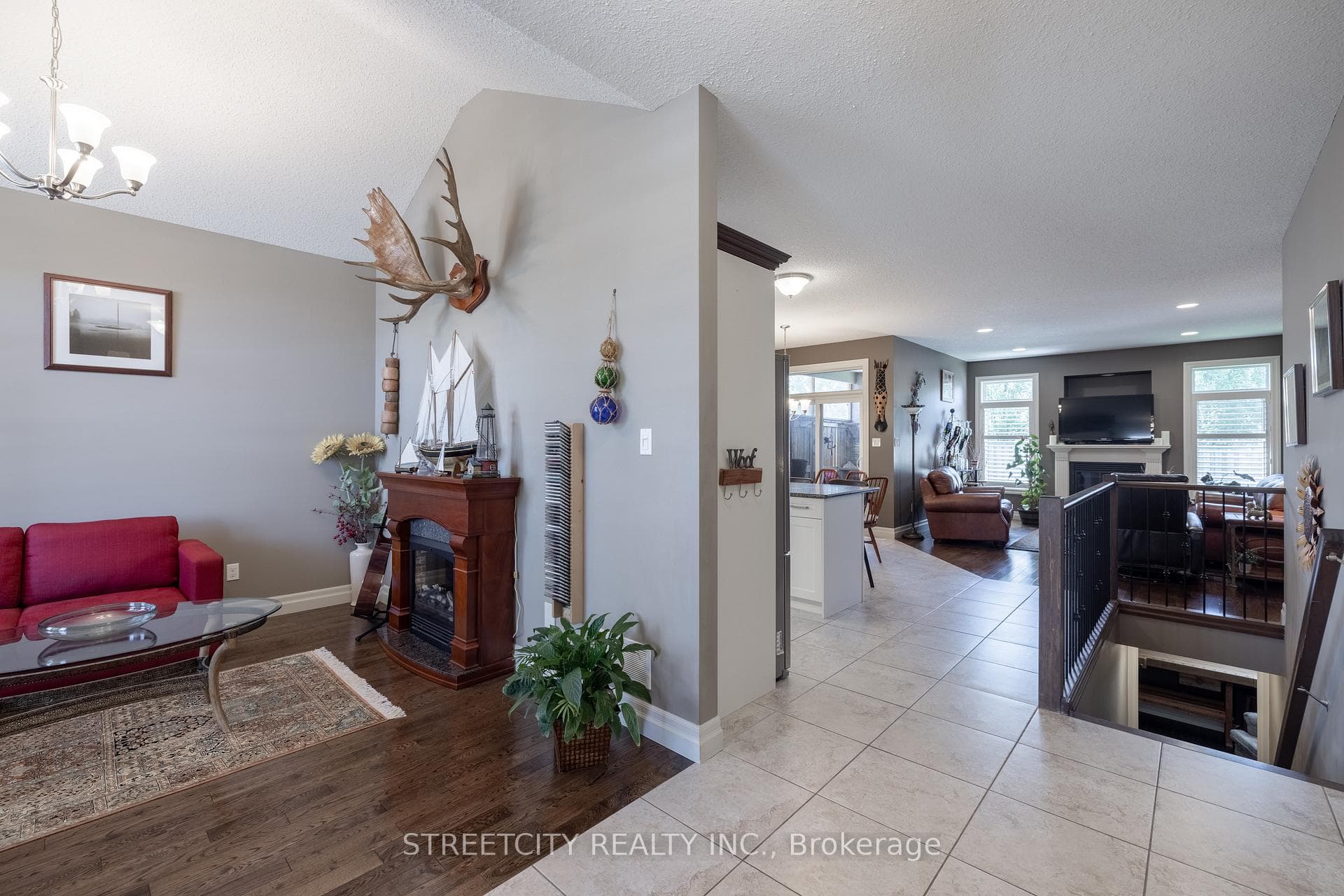2080 Beaverbrook Avenue Unit 19 photo 6