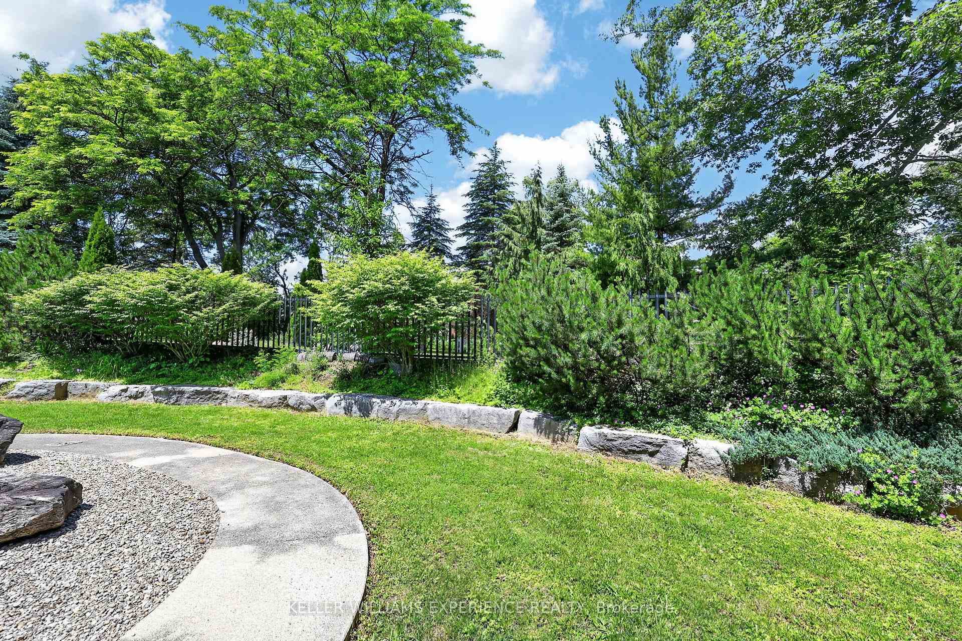 68 Royal Oak Drive photo 27