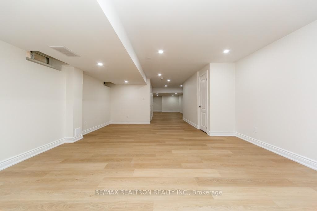 24 Skelton Crescent photo 41