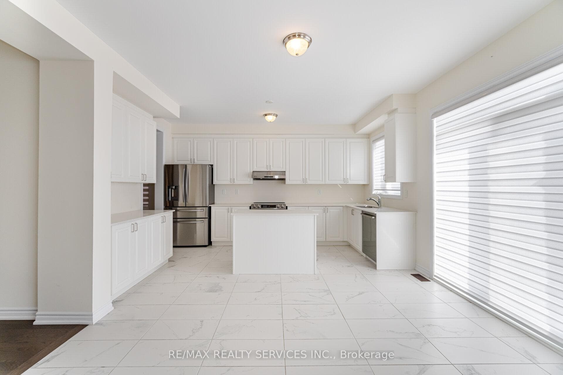 37 Royal Fern Crescent photo 10