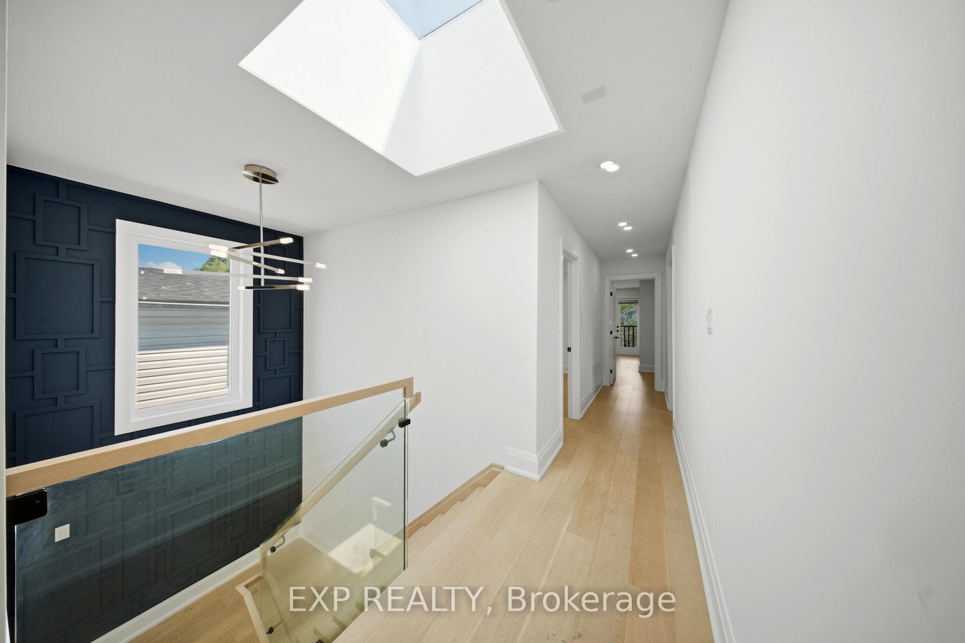 83 Kalmar Avenue photo 21