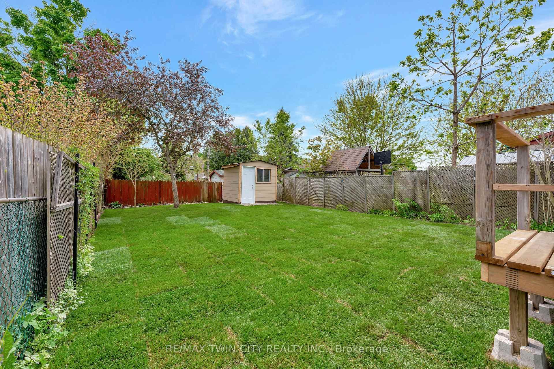 321 Sheridan Street photo 34