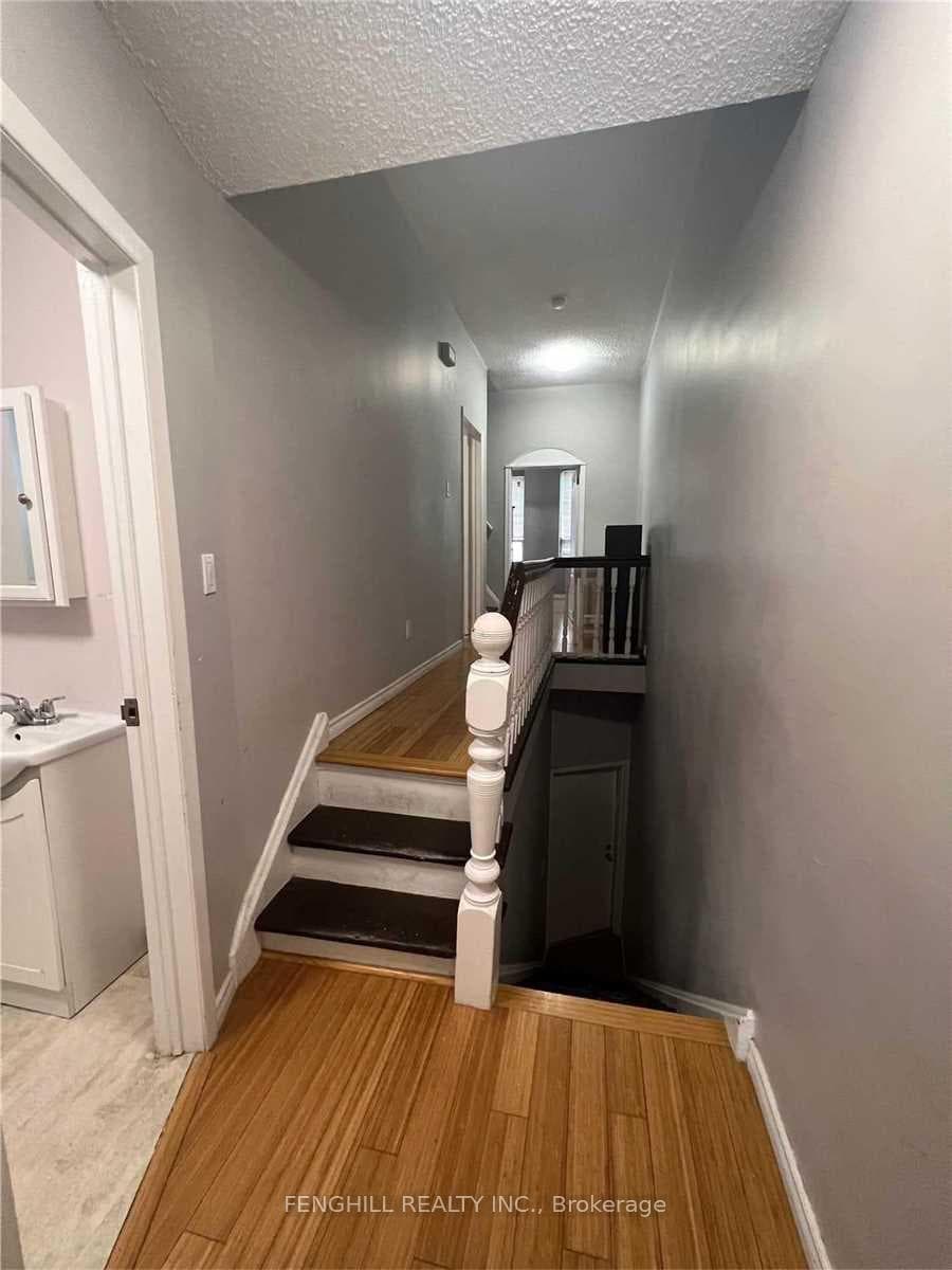 678 Bathurst Street Unit 2 photo 2