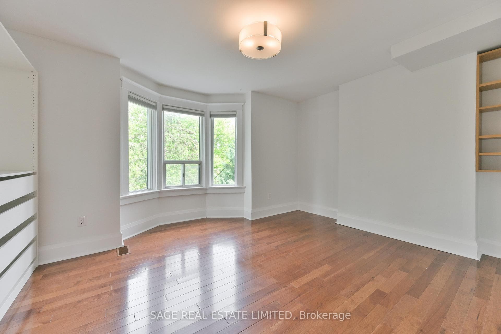498 Crawford Street photo 11