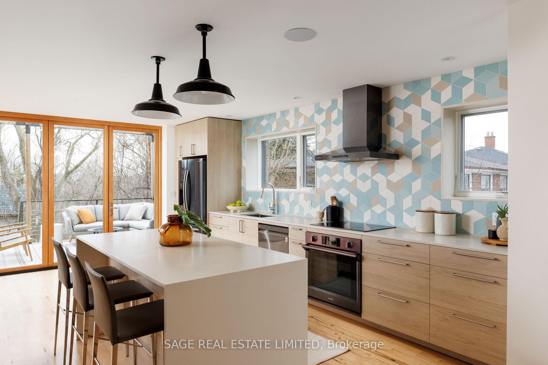 15 Woodenhill Court photo 14