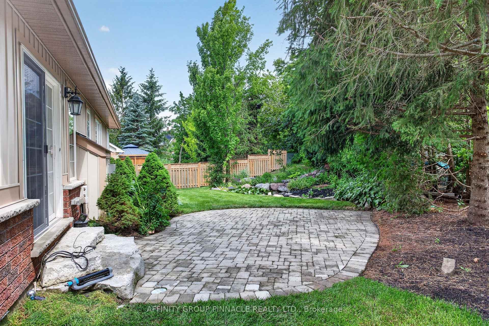 2 Fallingbrook Crescent photo 46