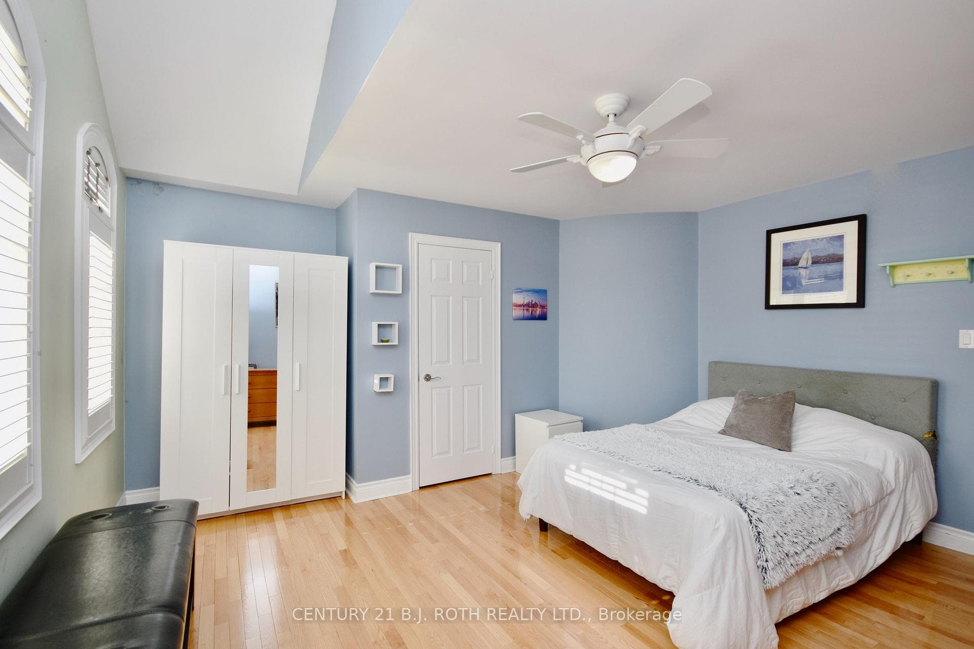 41 Camelot Square photo 31