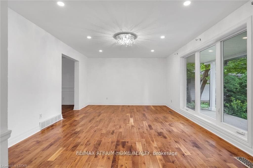 40 Stuyvesant Place photo 2