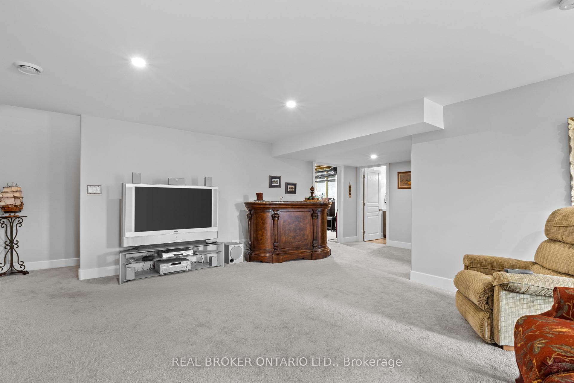 502 Clothier Street photo 30