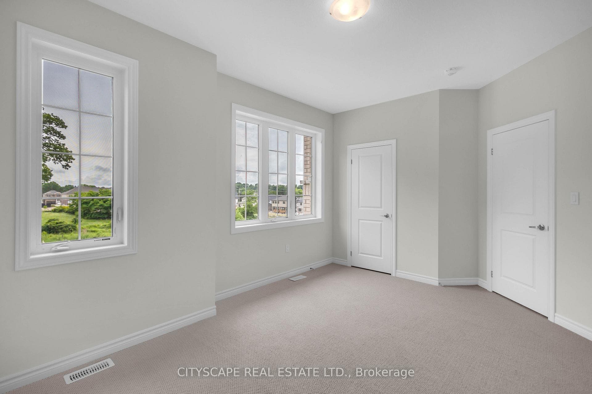 1 Southern Avenue photo 35