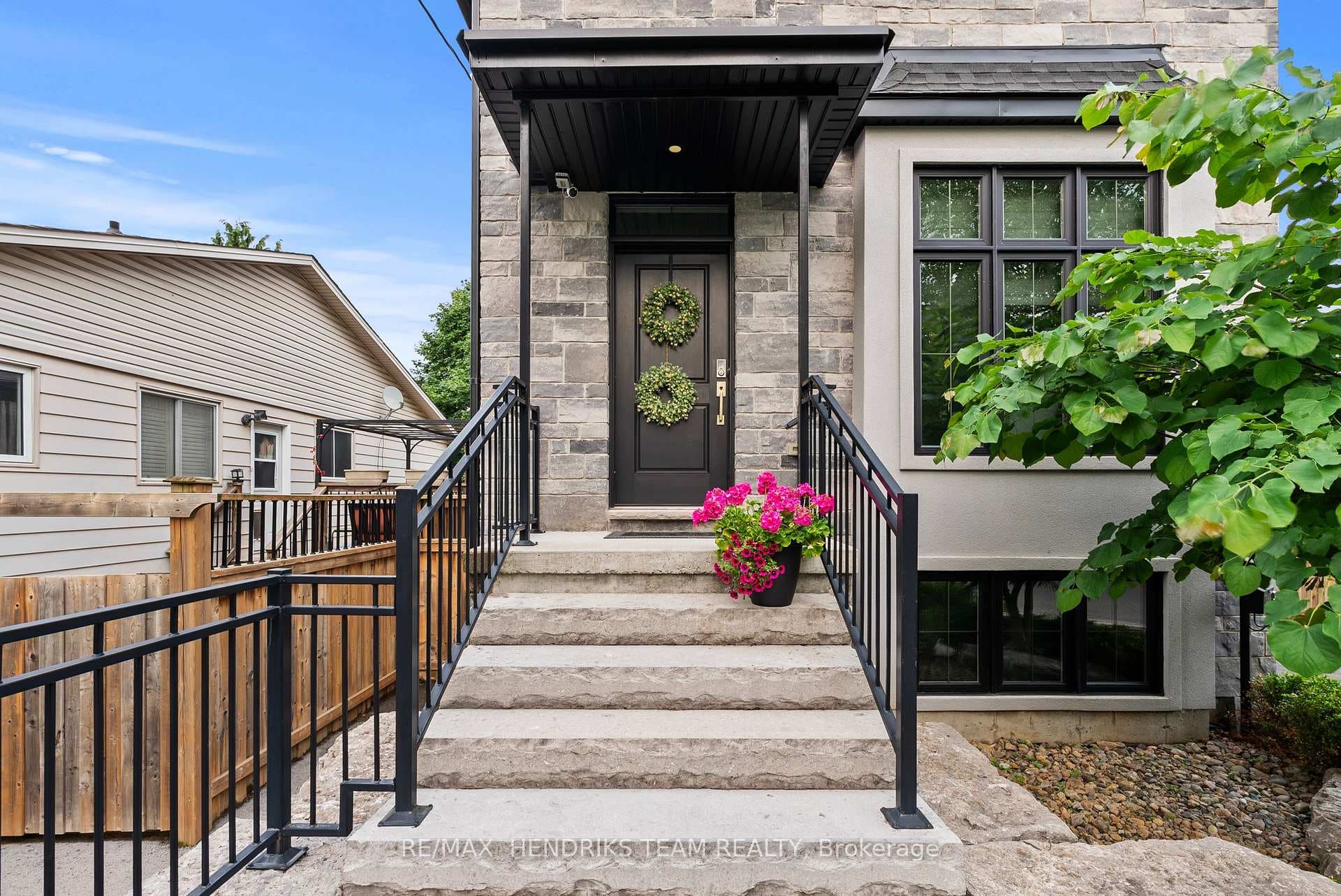 8 Stanmary Drive photo 5