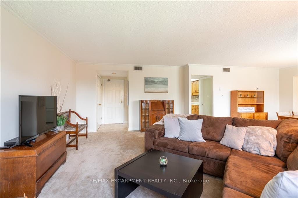 150 Wilson Street Unit 305 photo 4