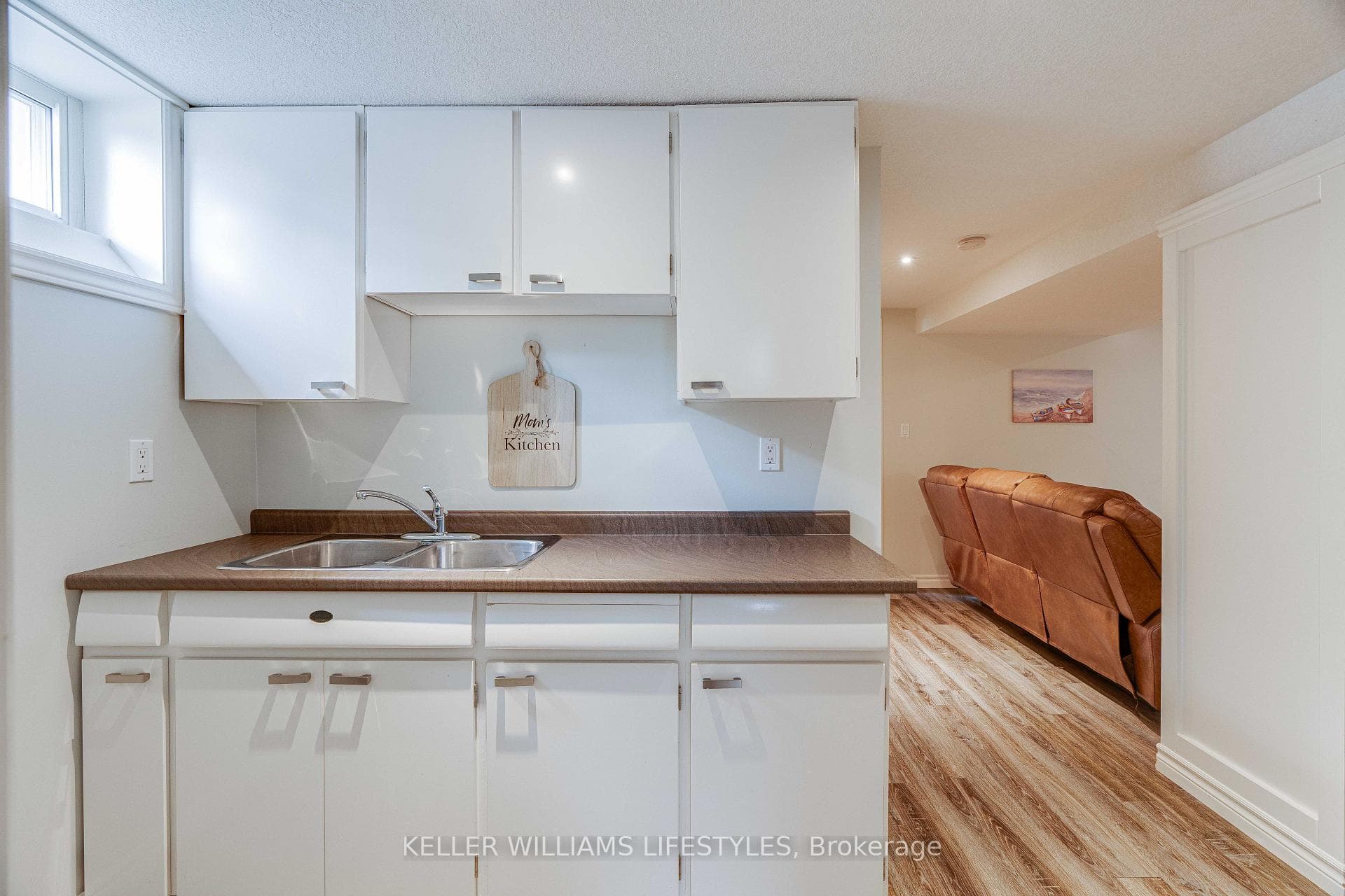 216 Irving Place photo 23
