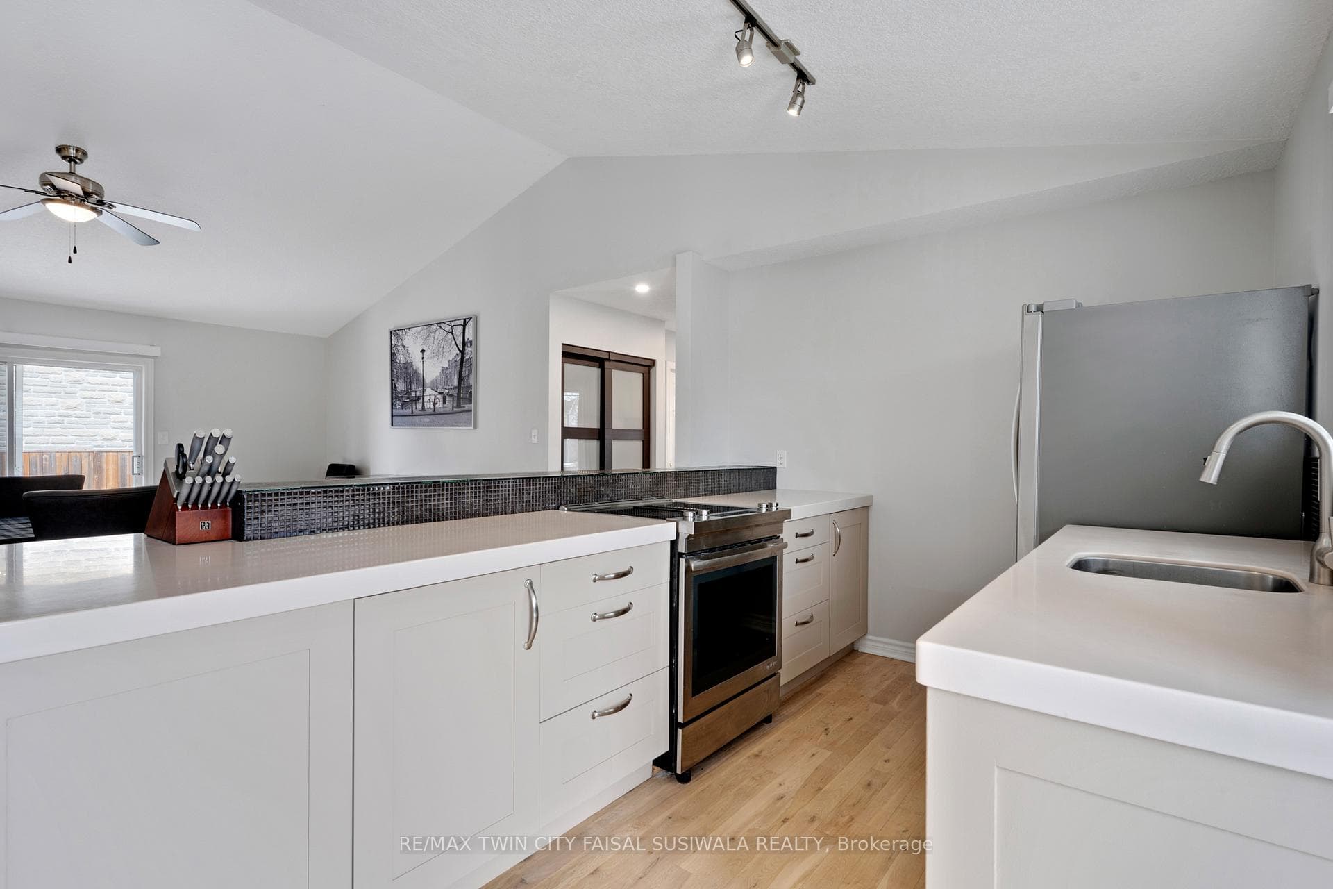 158 Mcmeeken Drive photo 20