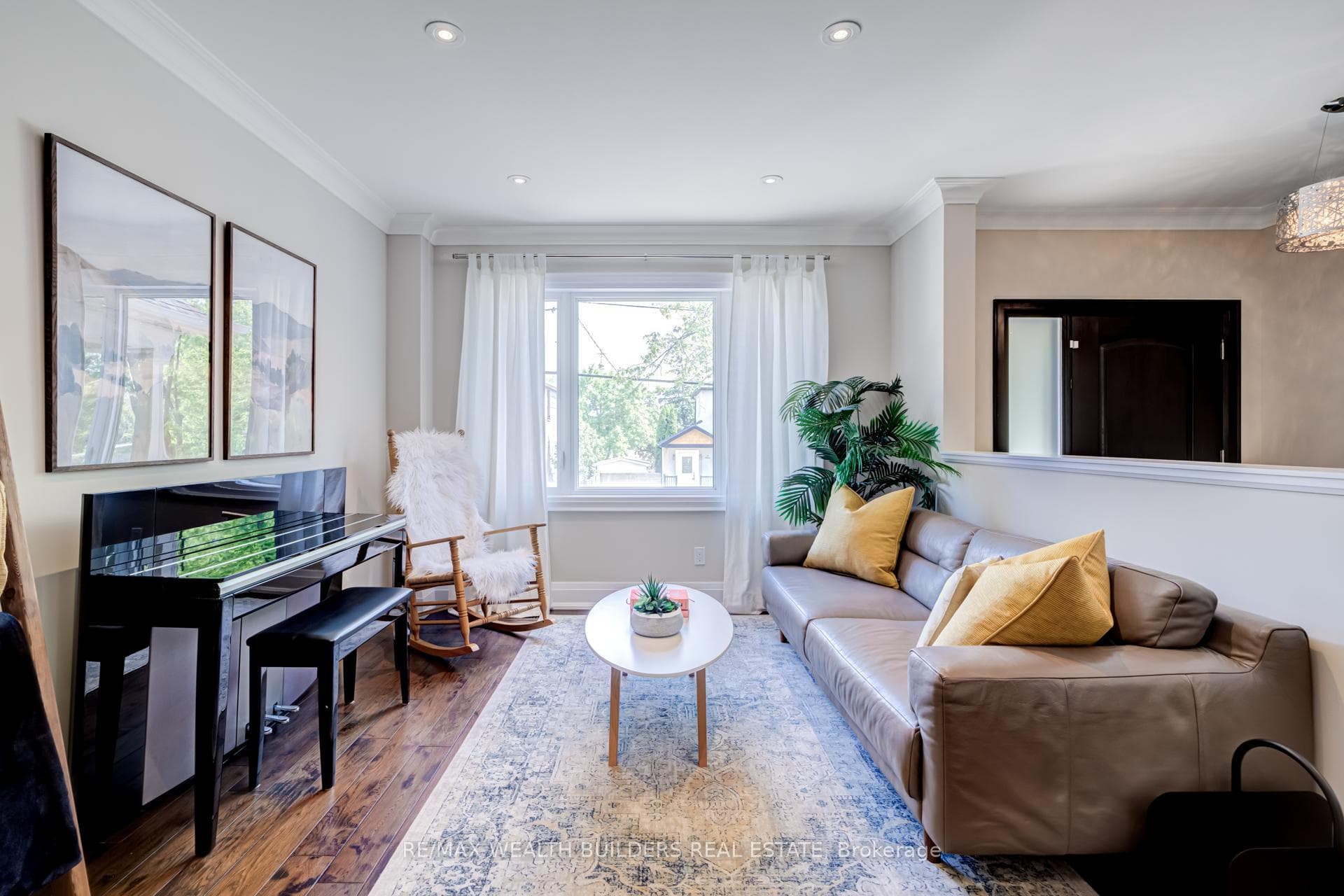 40 Daisy Avenue photo 5
