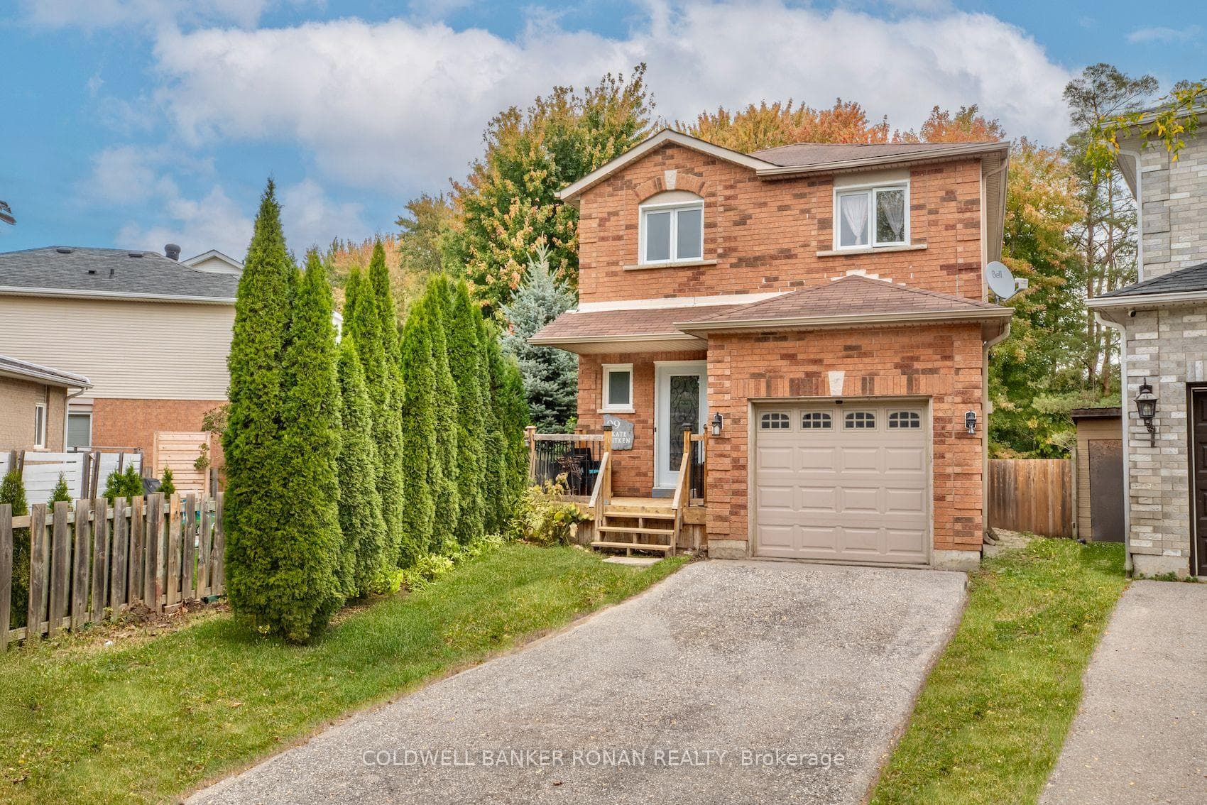 99 Kate Aitken Crescent photo 2