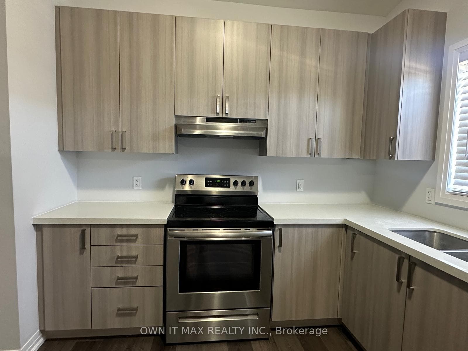 550 Grey Street Unit 16 photo 9