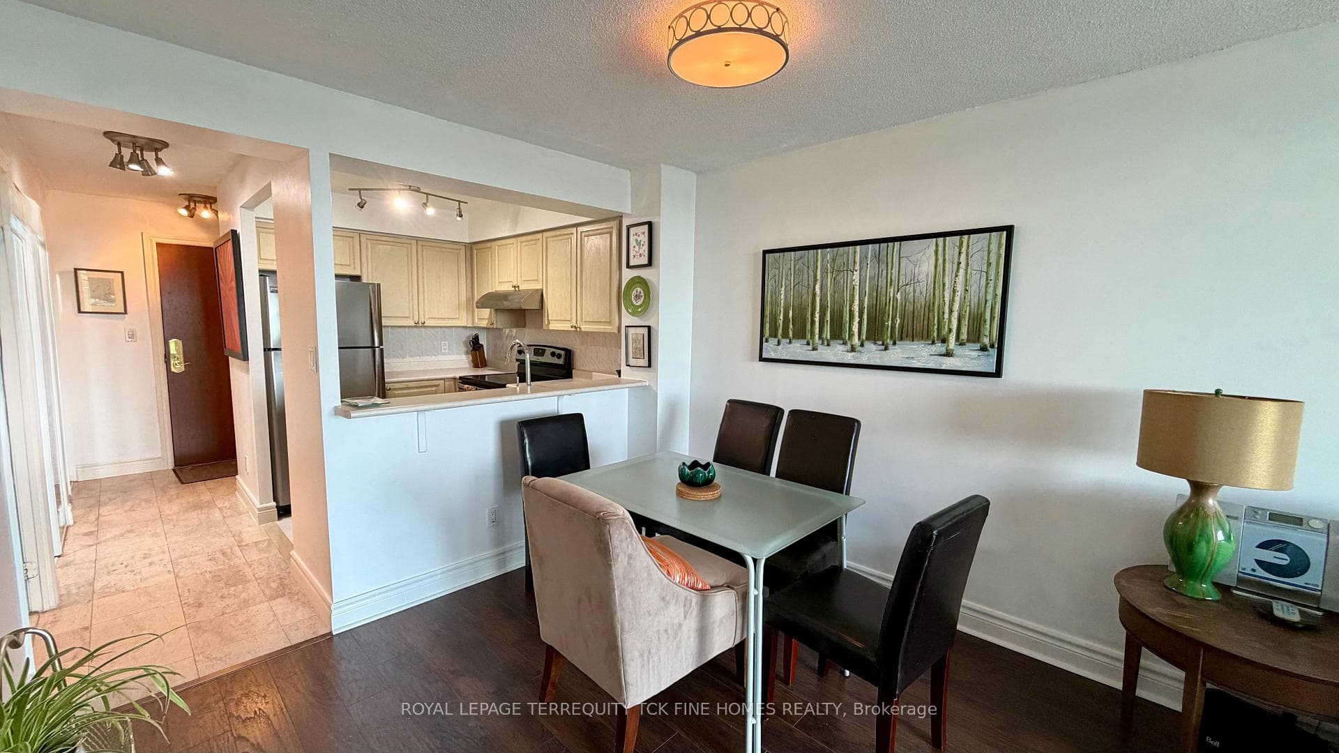 398 Eglinton Avenue Unit 1009 photo 5