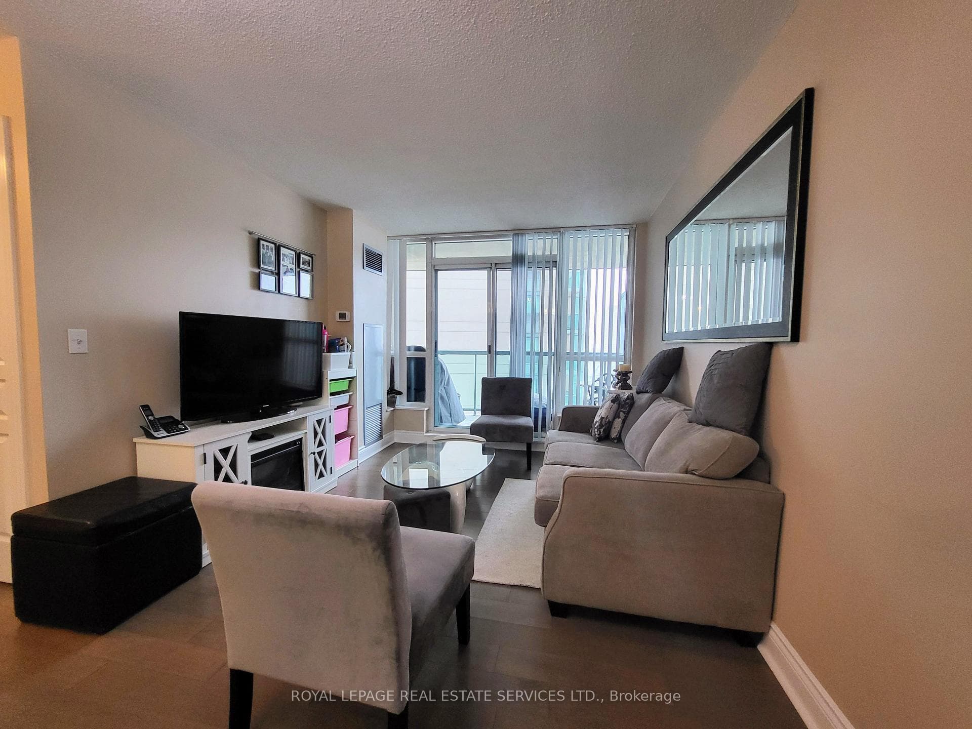 2565 Erin Centre Boulevard Unit 904 photo 8