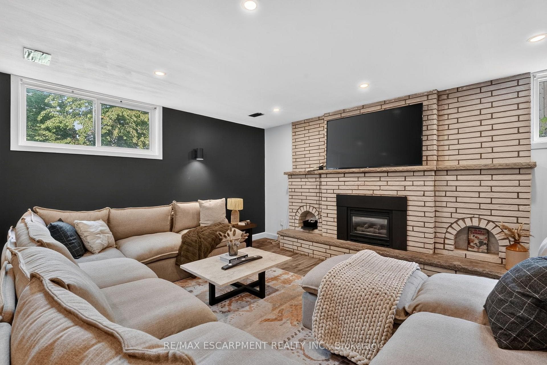 9 Leslie Drive photo 34