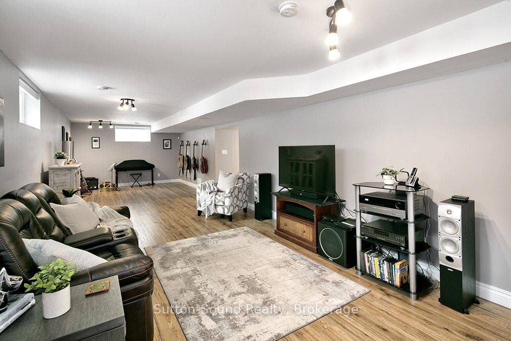 505396 Grey Road 1 Road photo 32