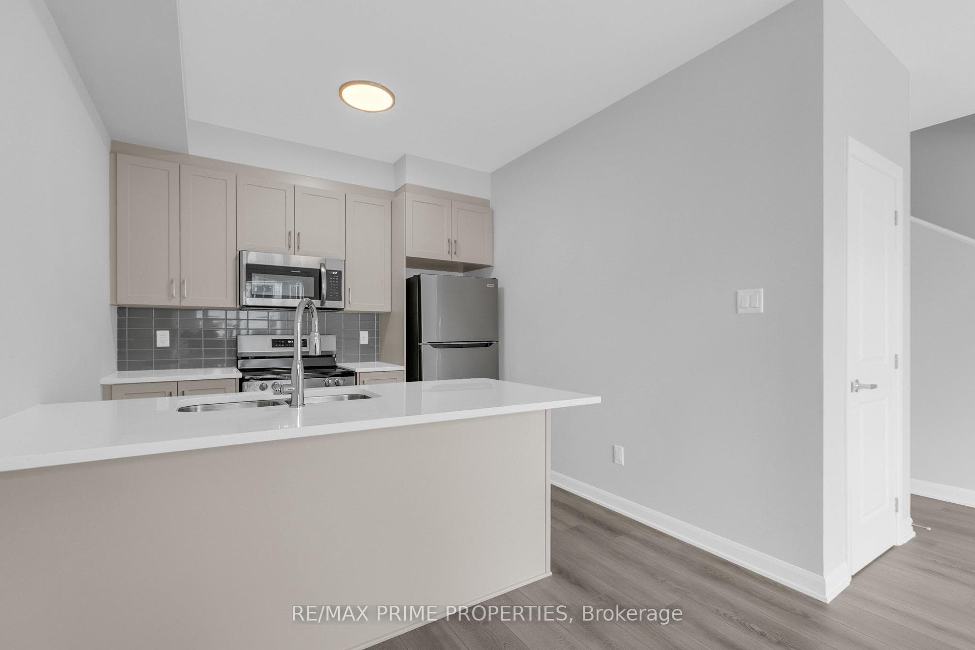 782 TADPOLE Crescent photo 8