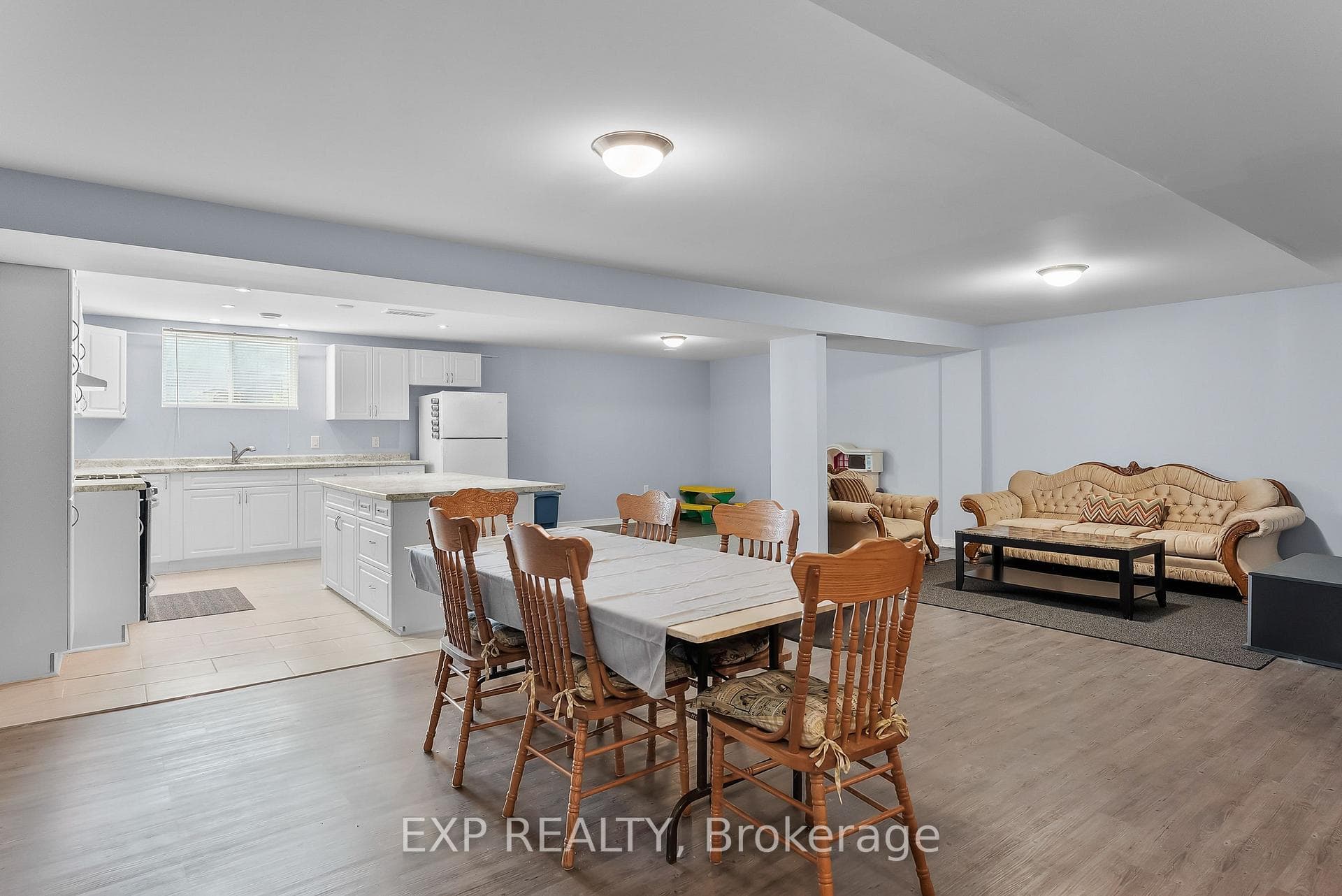 5490 Prince Edward Avenue Unit 4 photo 23