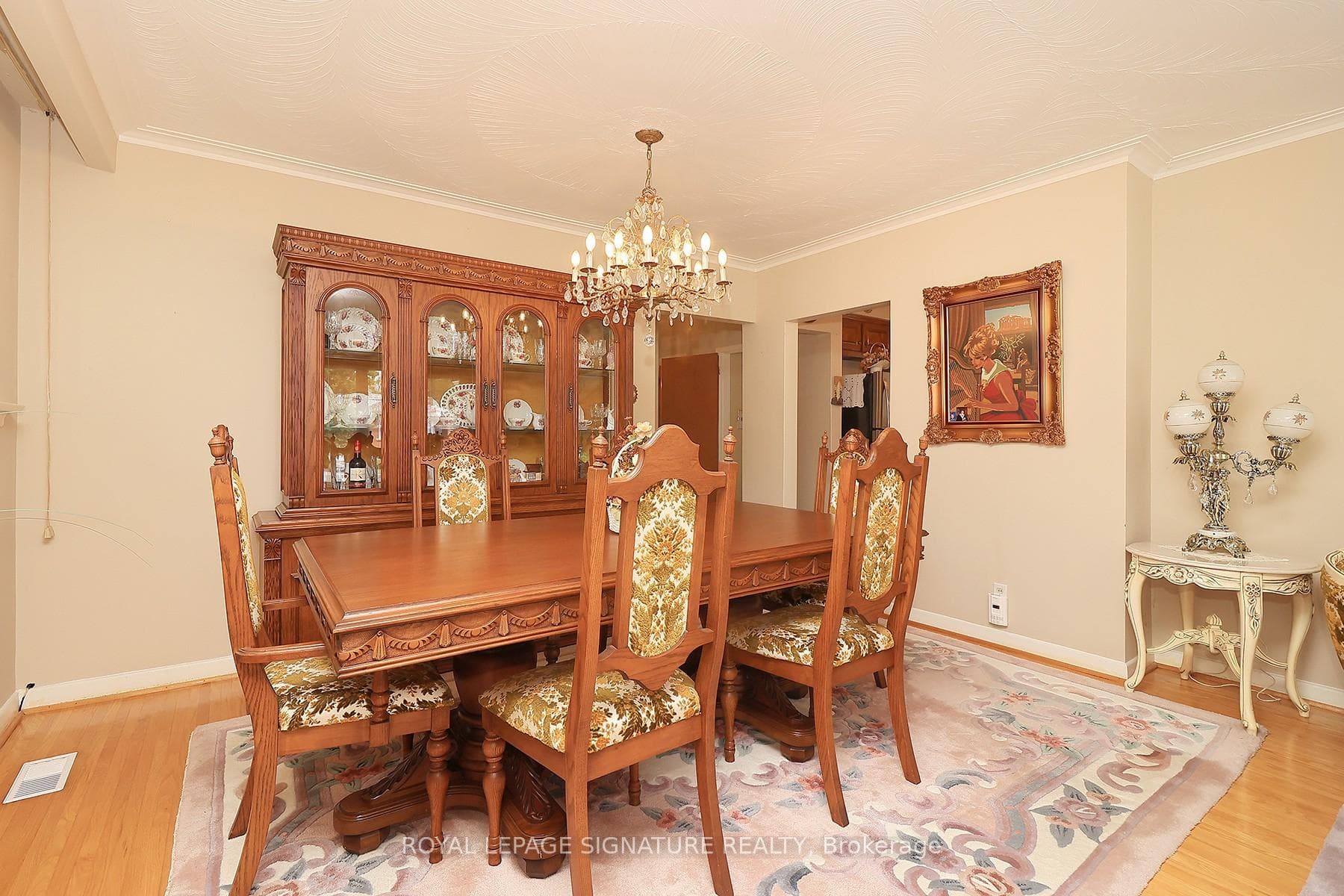 989 Midland Avenue photo 10