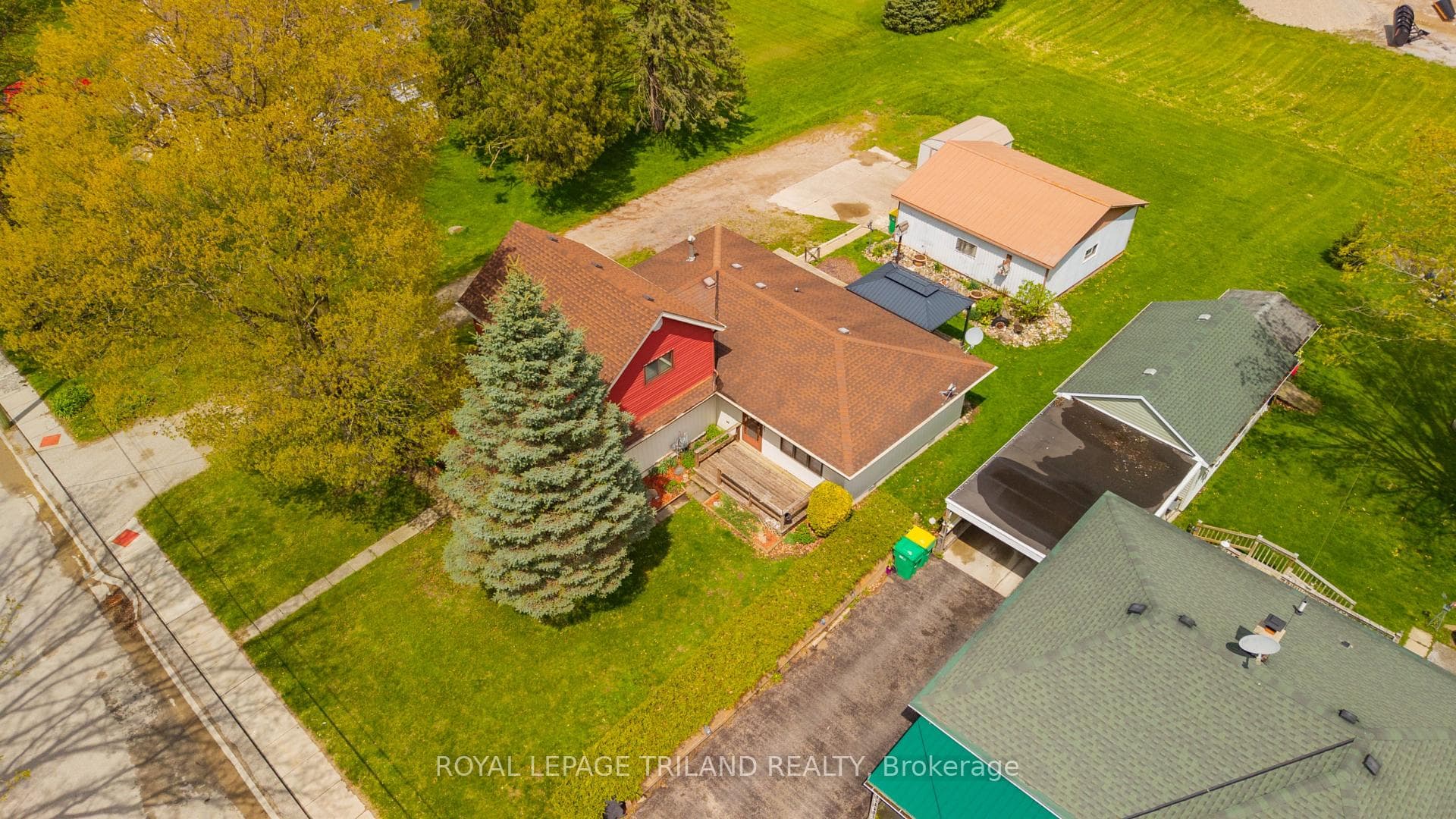 64 Wellington Avenue photo 4