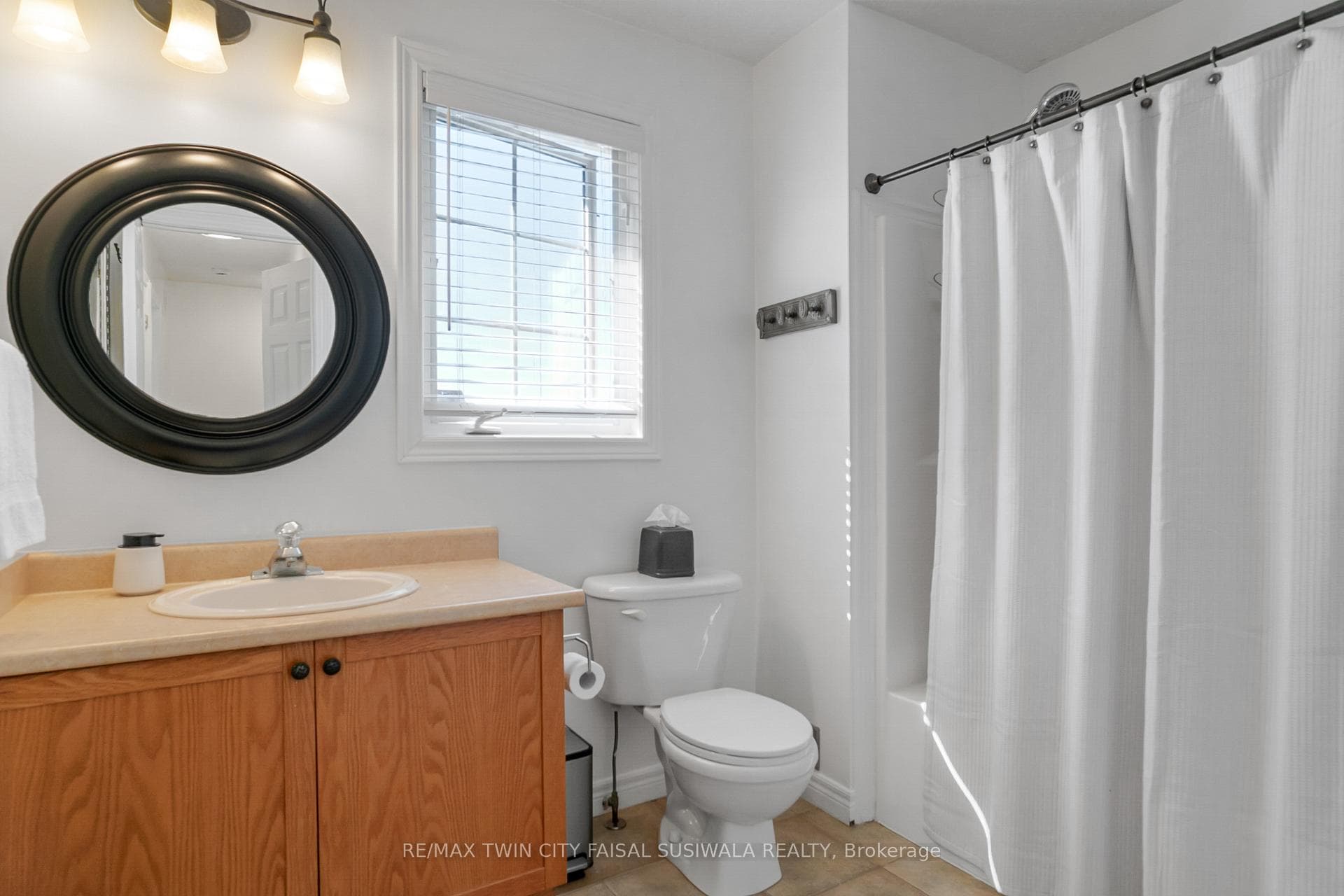 184 Sofron Drive photo 31
