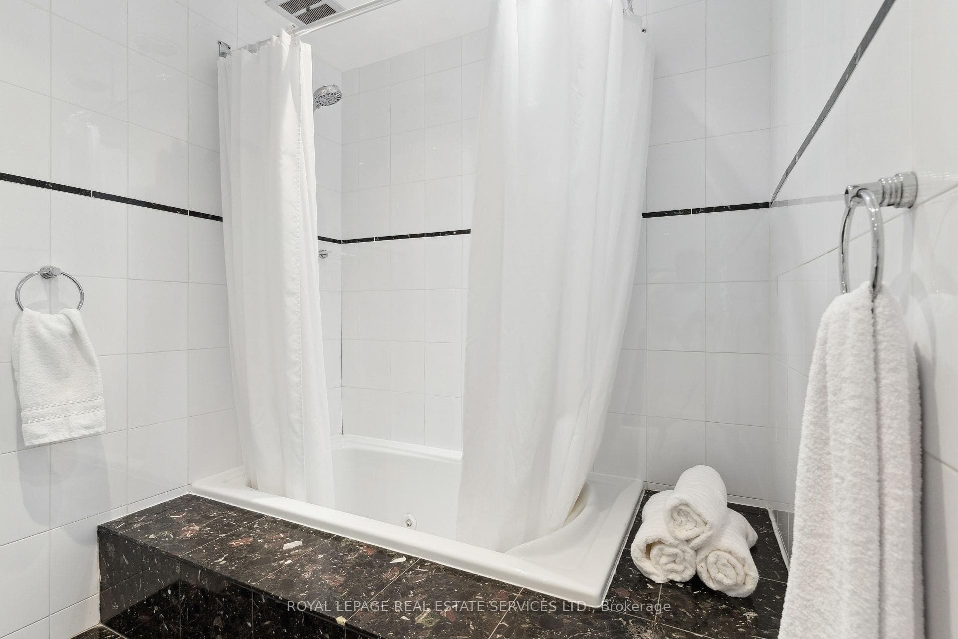 116 Clement Road photo 30