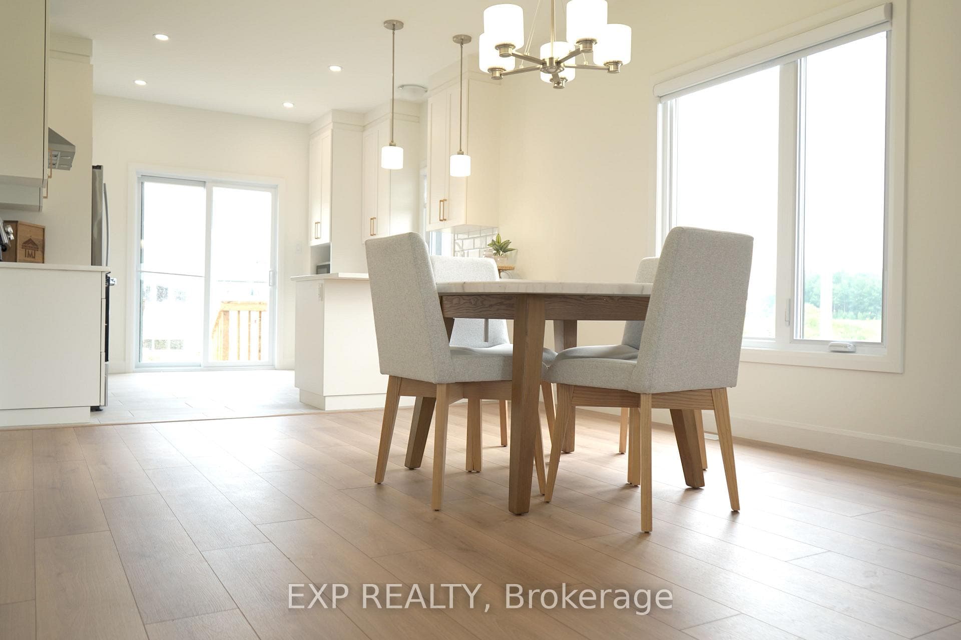 156 Giroux Street photo 7