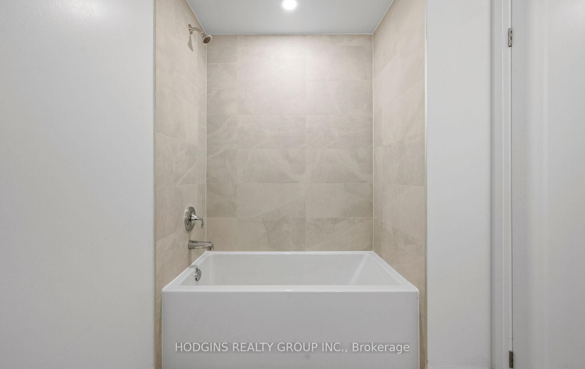 1035 Southdown Road Unit 1102 photo 32