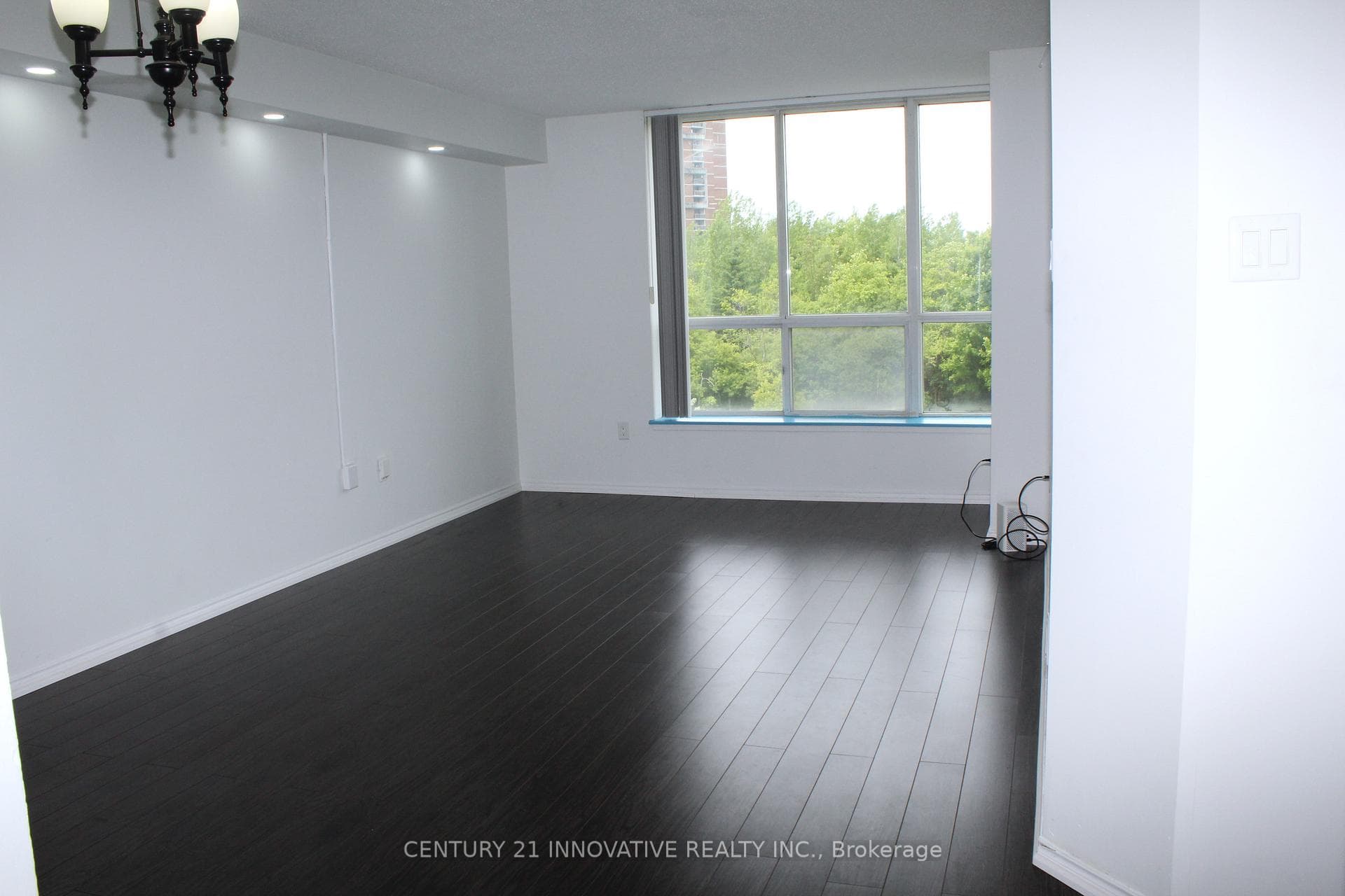 430 McLevin Avenue Unit 402 photo 5