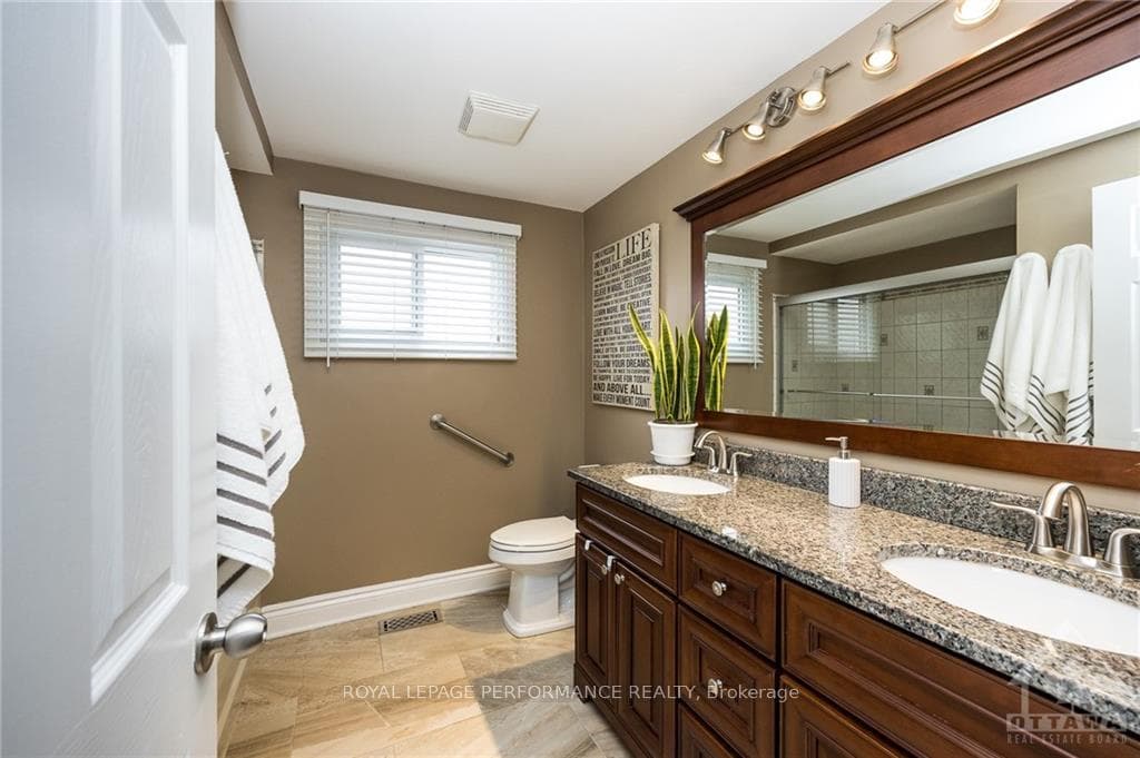 1521 PRESTWICK Street photo 21