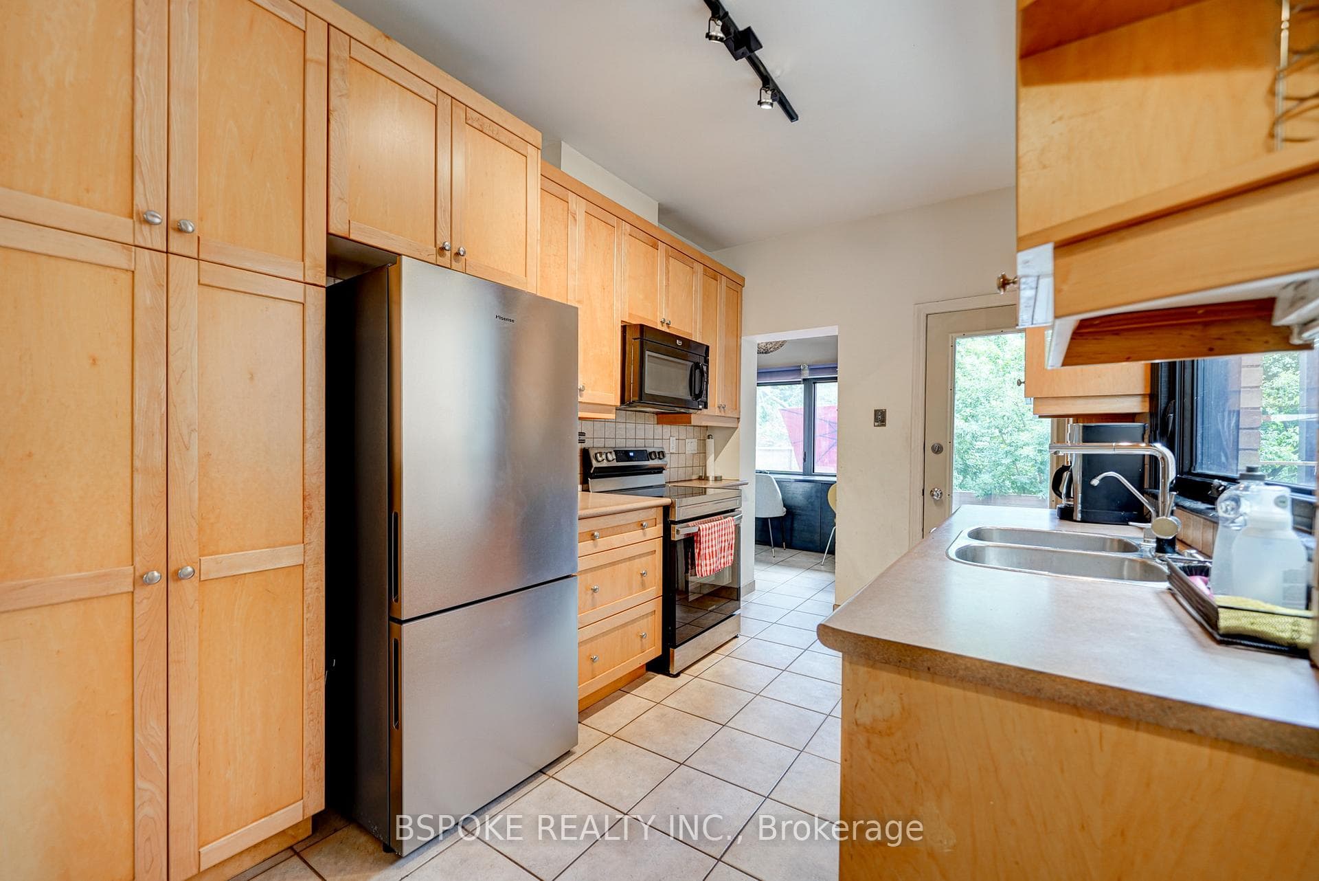 27 Rowland Street photo 11