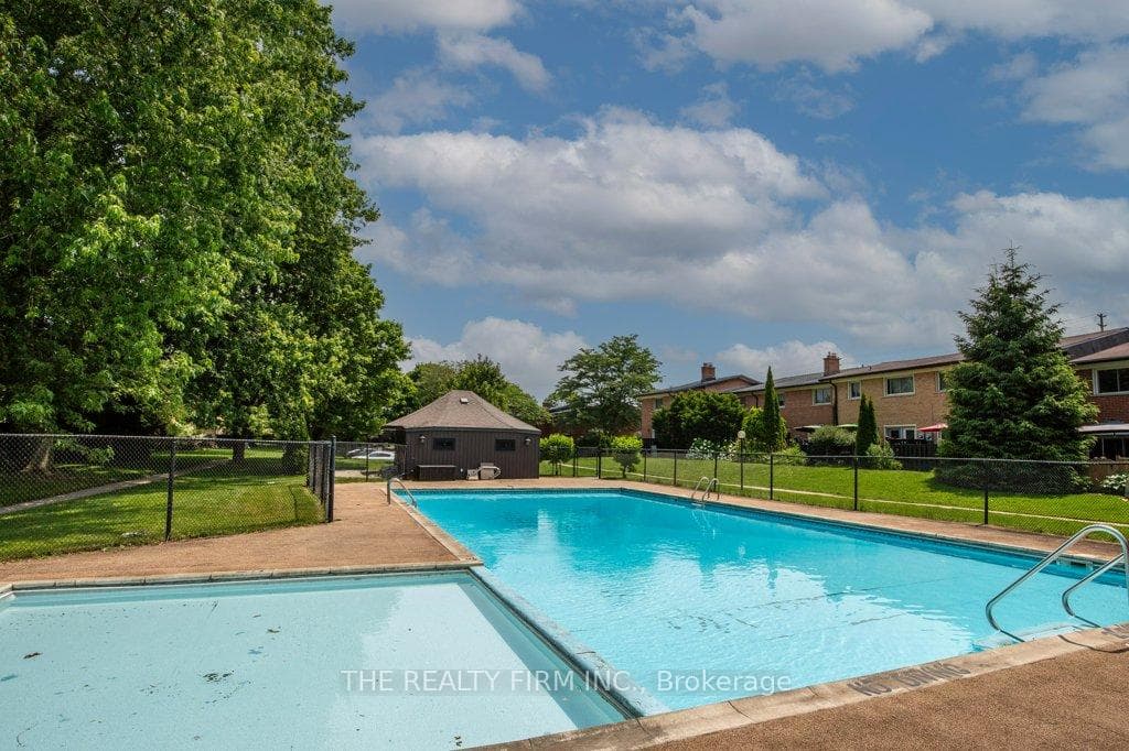 50 Guildwood Walk photo 37
